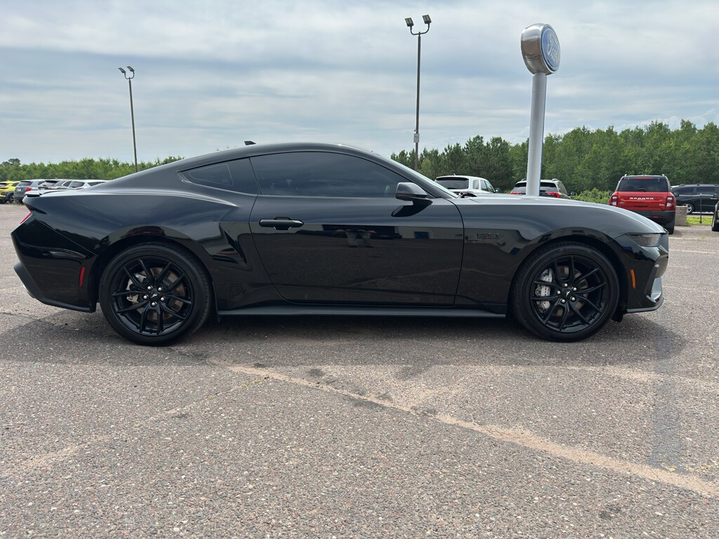 2024 Ford Mustang GT Premium photo 4