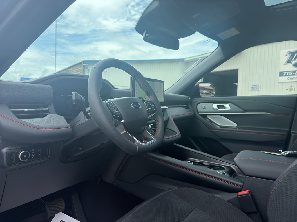 2026 Ford Explorer ST - Photo 16