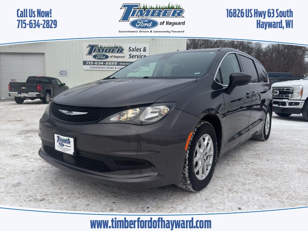 2023 Chrysler Voyager LX