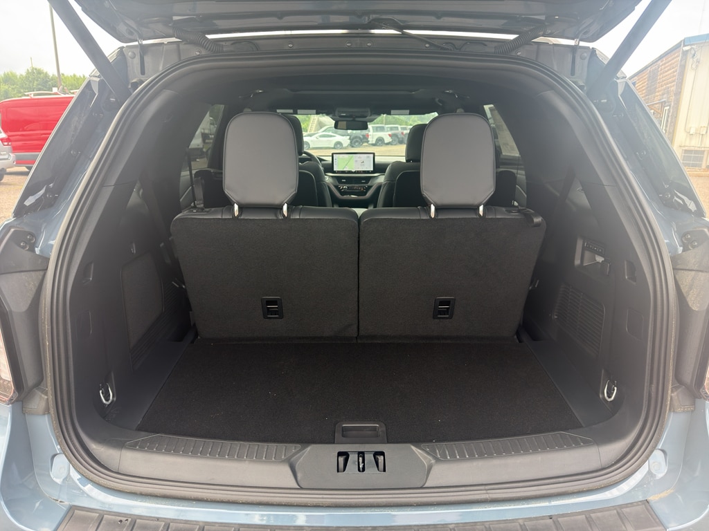 2026 Ford Explorer ST - Photo 10