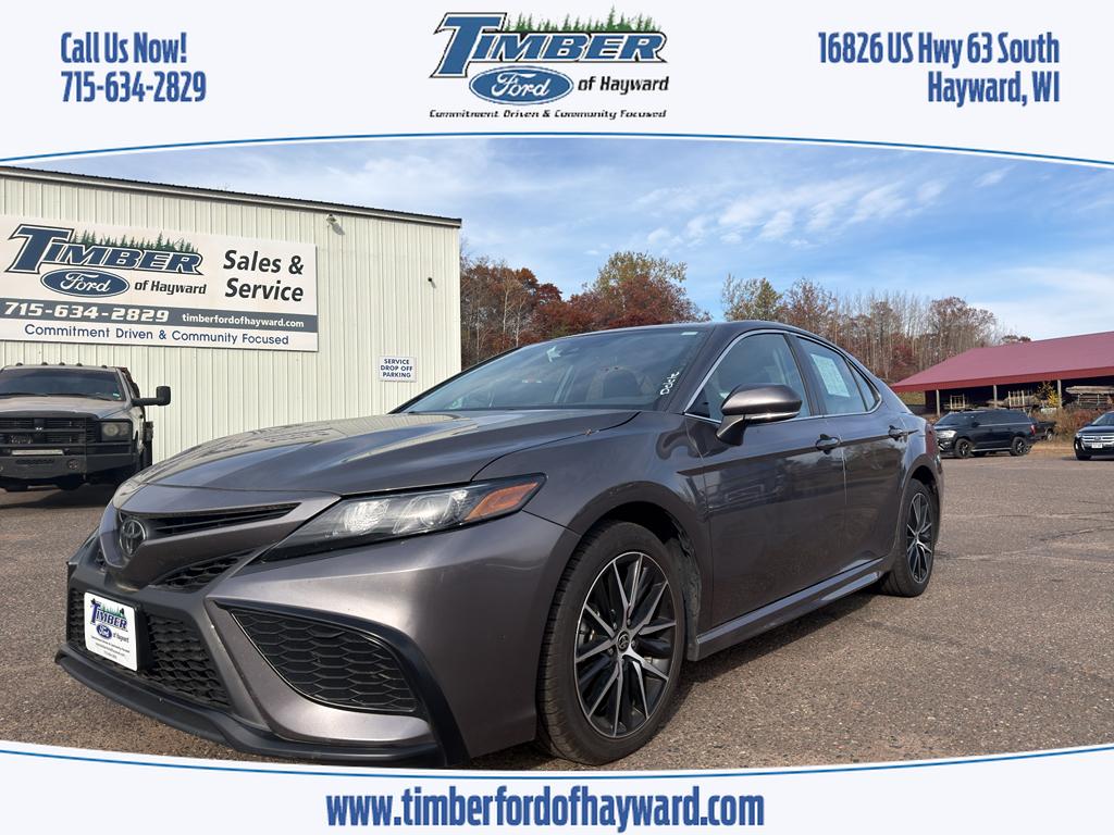 2024 Toyota Camry SE's photo