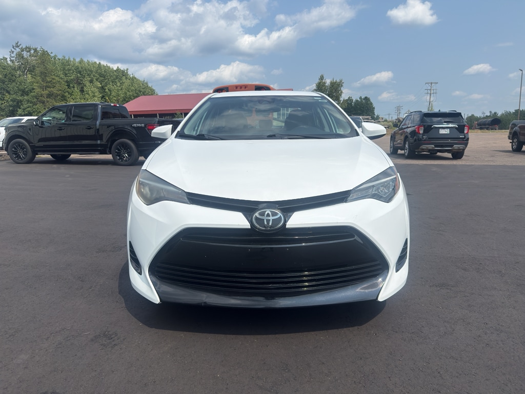 Used 2018 Toyota Corolla LE with VIN 5YFBURHE0JP854494 for sale in Hayward, WI