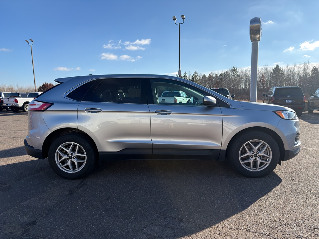 2023 Ford Edge SEL Sport photo 2