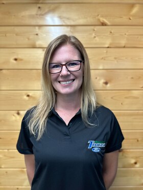 Staff member Tracy from ID_06f647899a30