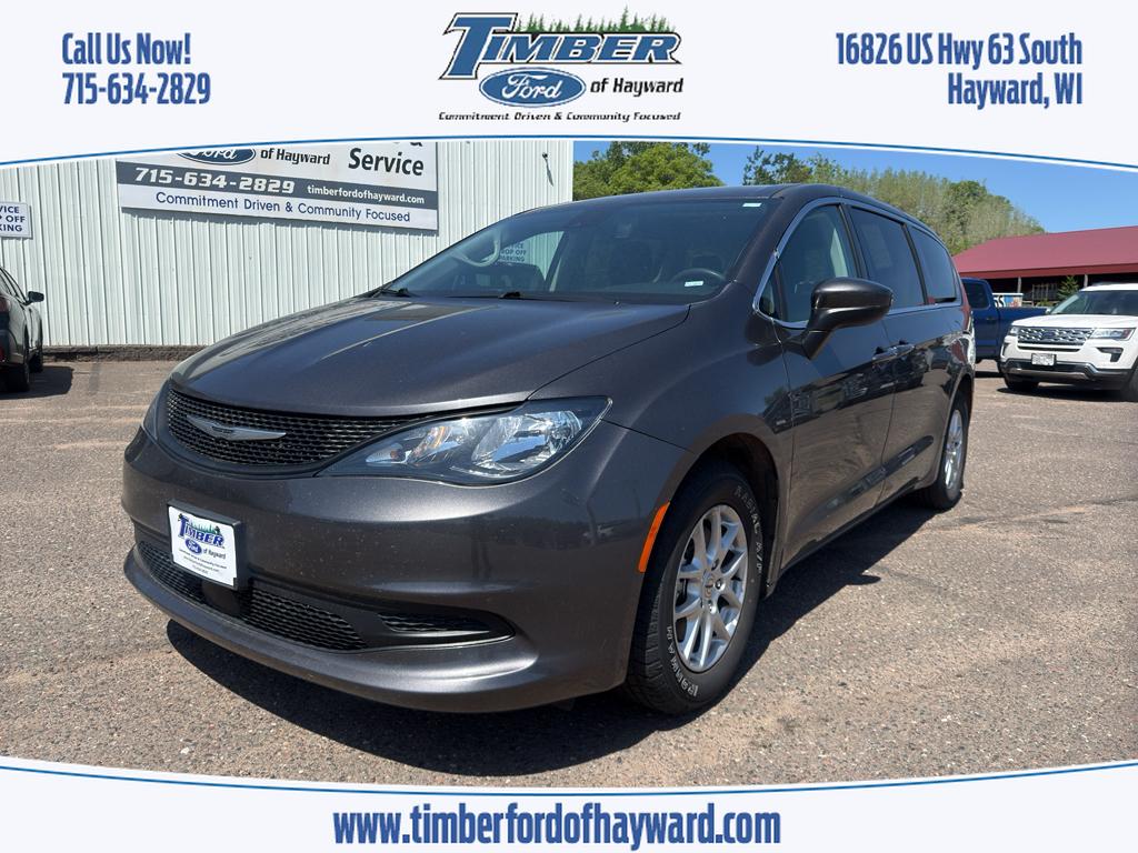 2023 Chrysler Voyager LX's photo