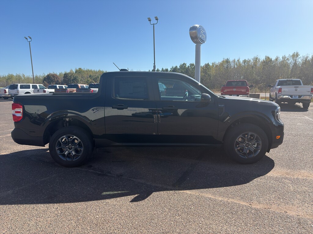 2025 Ford Maverick XLT photo 3