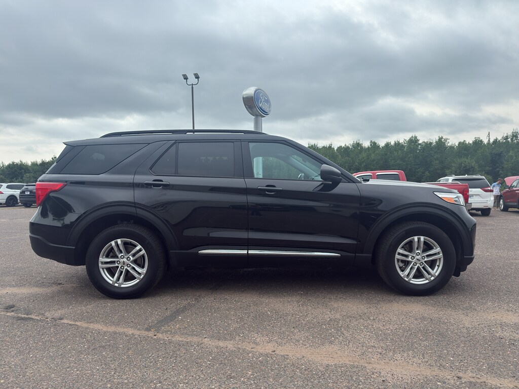 2023 Ford Explorer XLT photo 4