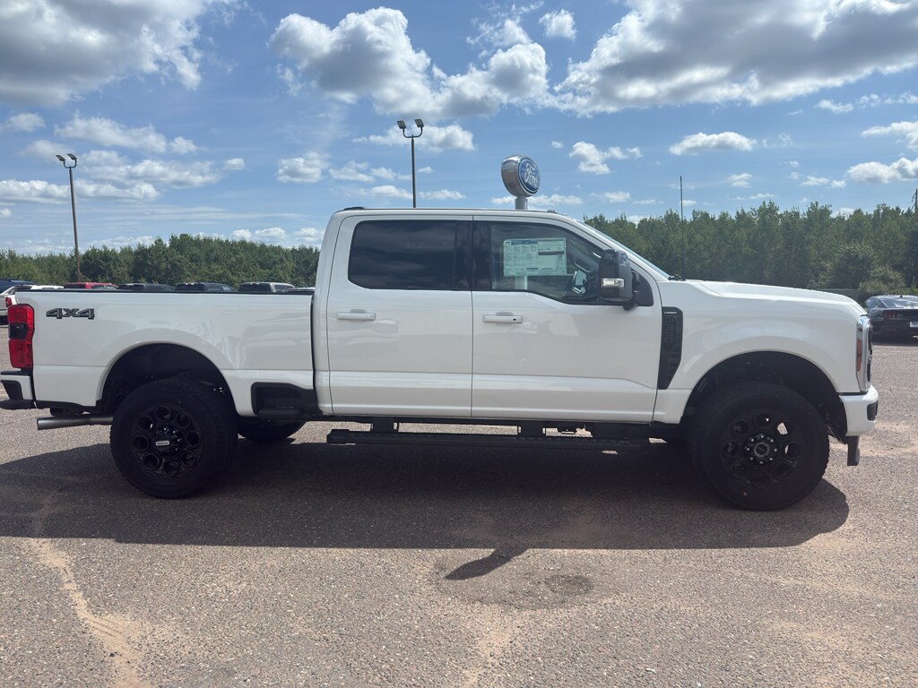 2025 Ford F-350 Lariat photo 4