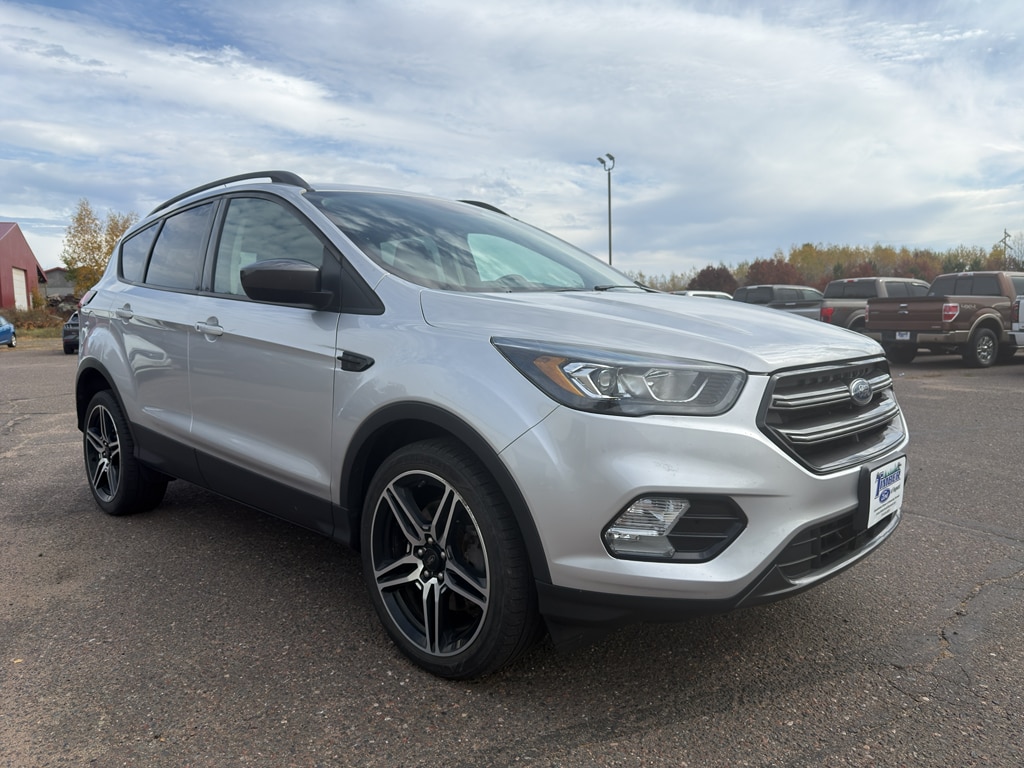 2019 Ford Escape SEL Sport photo 2