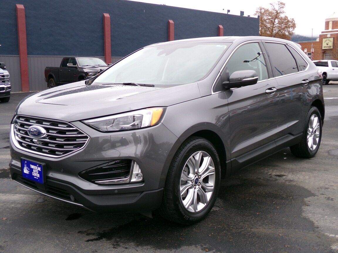 2022 Ford Edge Titanium photo 2