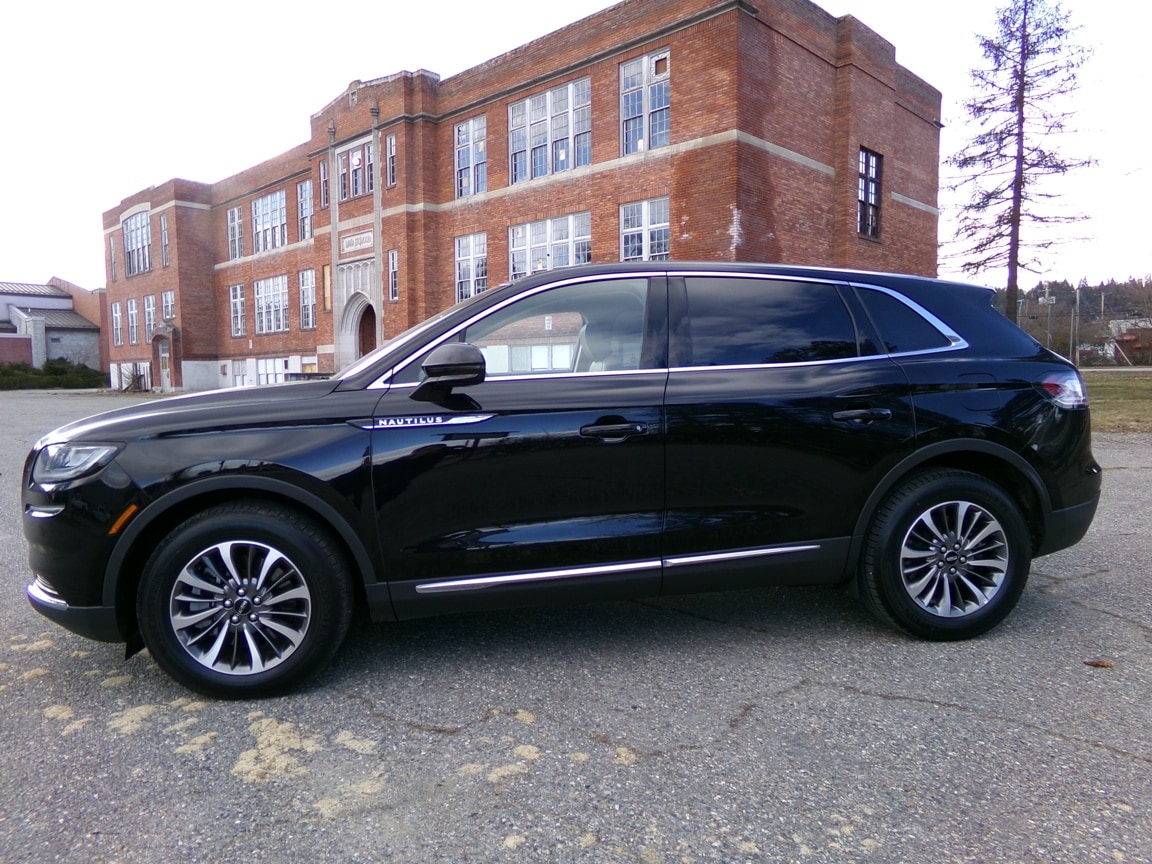 2022 Lincoln Nautilus Reserve