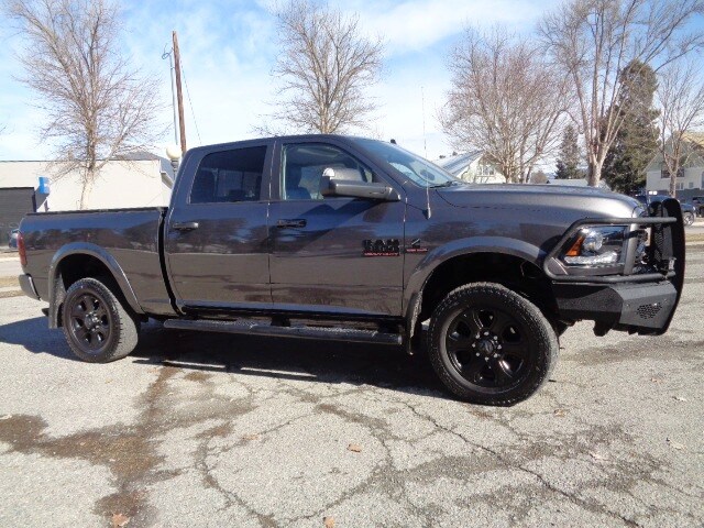 2018 Ram 3500 Laramie photo 3