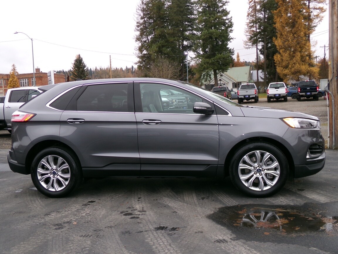 2022 Ford Edge Titanium photo 4