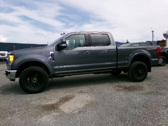 2022 Ford F-250 Lariat Tremor photo 2