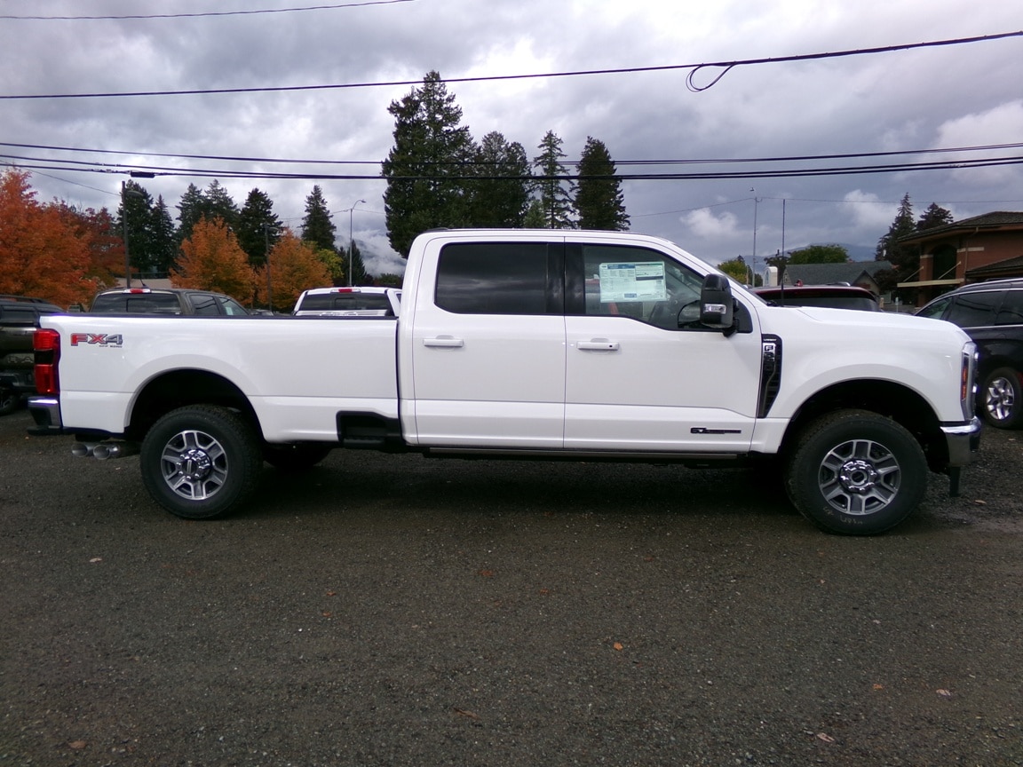 2026 Ford F-350 Super Duty Lariat's photo