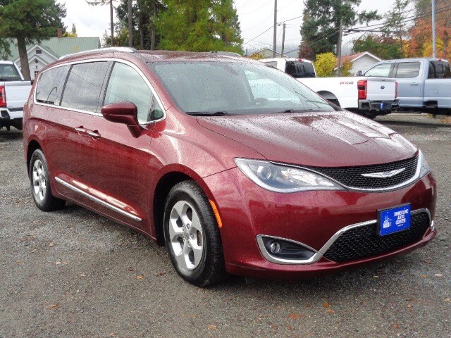 2017 Chrysler Pacifica Touring Plus photo 3