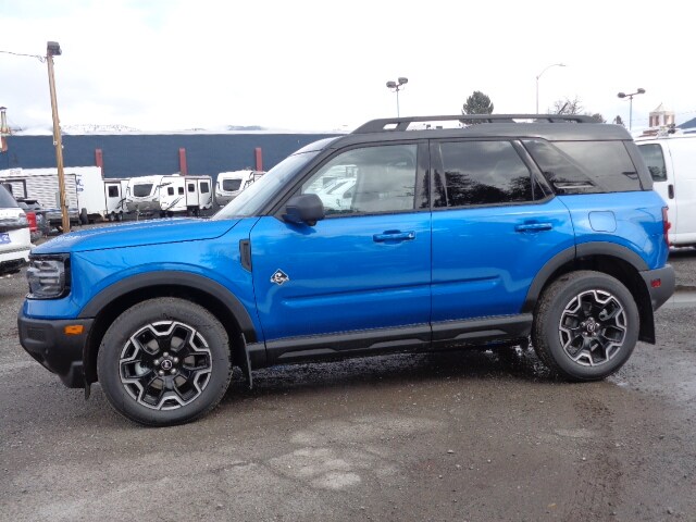 2025 Ford Bronco Sport Outer Banks photo 2