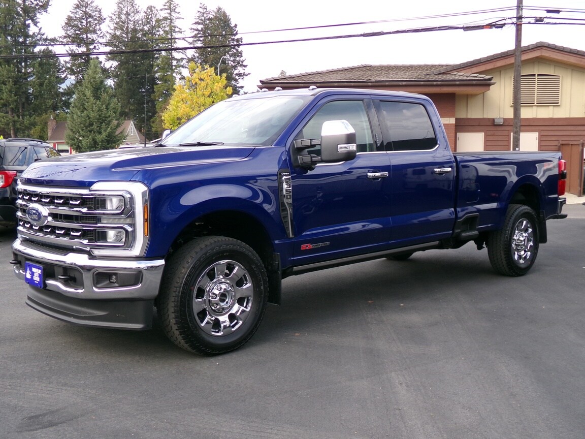 2026 Ford F-350 Lariat photo 2