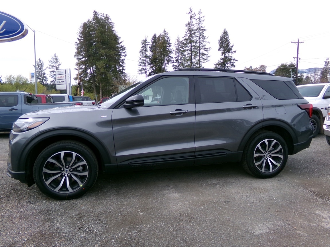 2026 Ford Explorer ST-LINE 4WD's photo