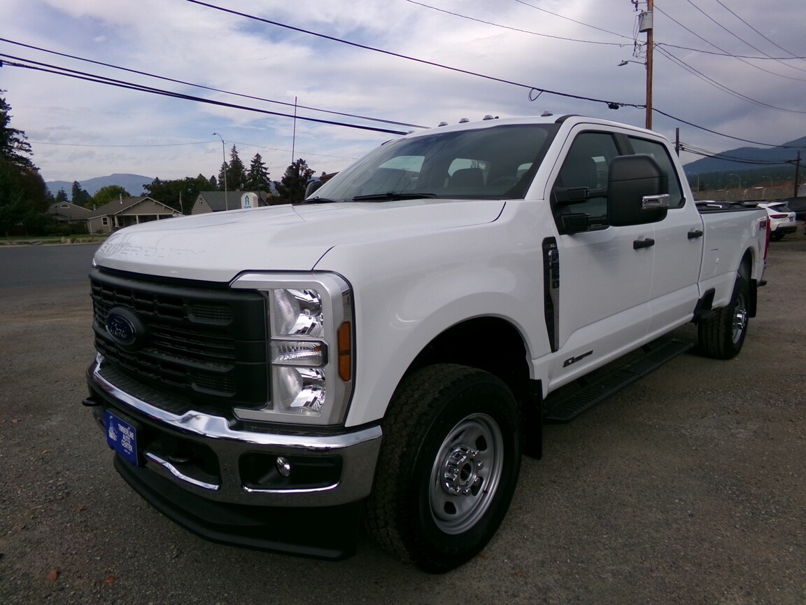 2025 Ford F-350 XL photo 4