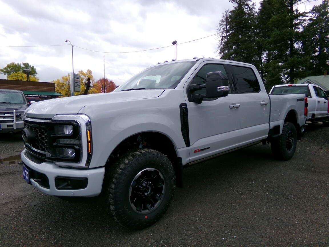 2026 Ford F-250 Lariat photo 3