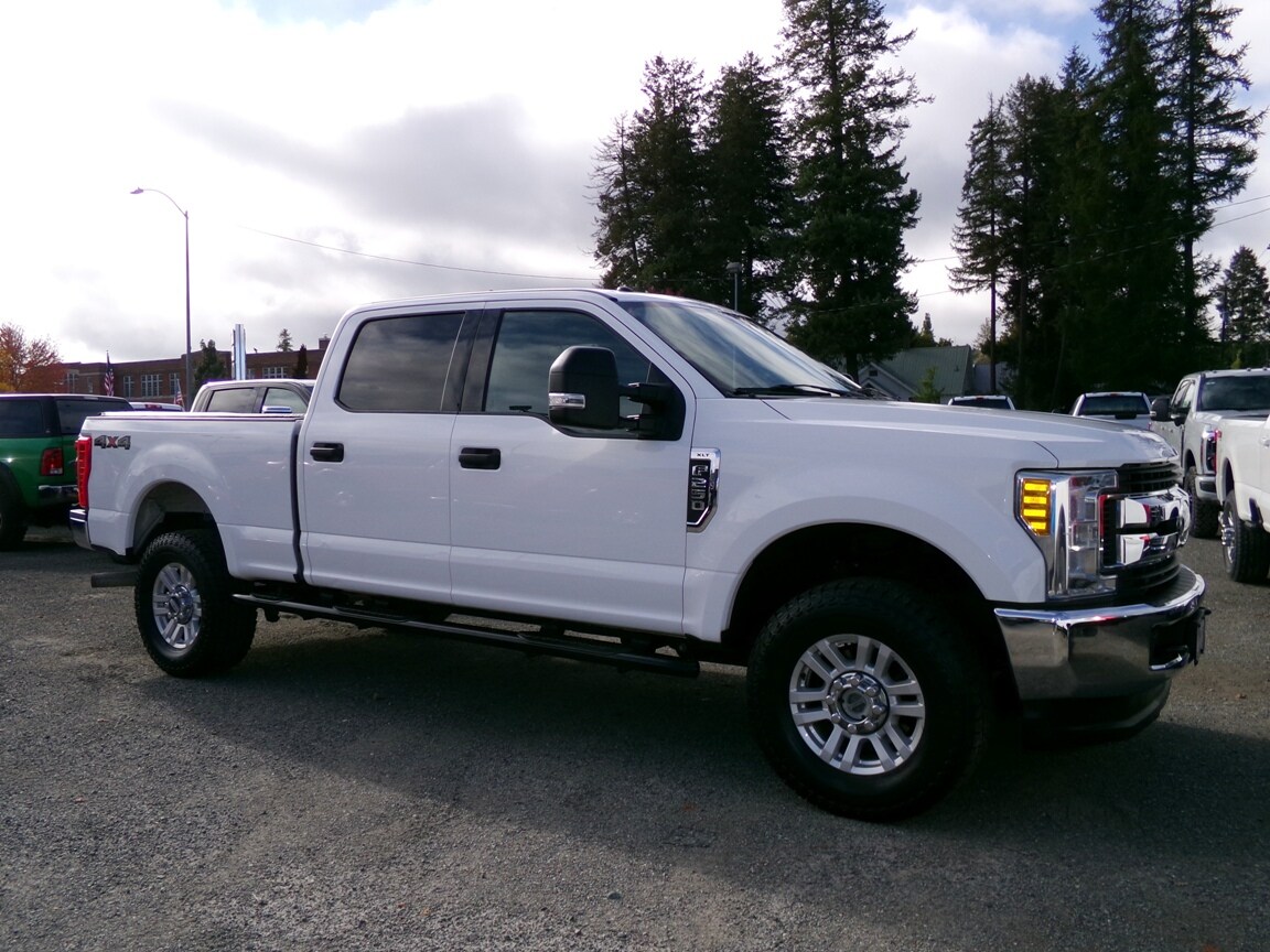 2017 Ford F-250 XLT photo 3