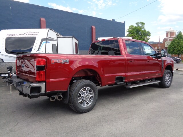 2025 Ford F-350 Lariat photo 4