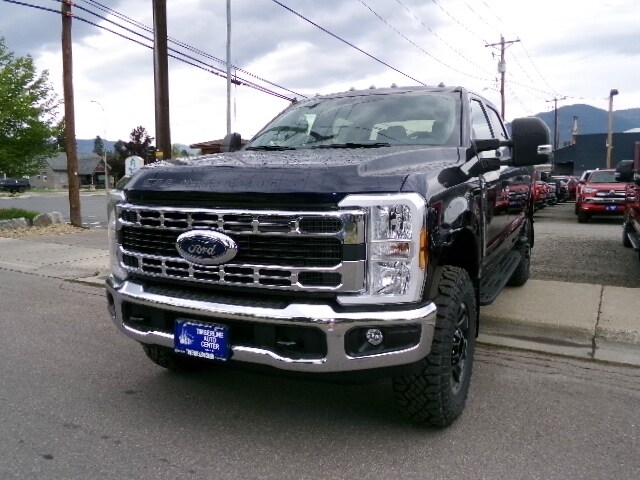 2025 Ford F-350 XLT photo 4