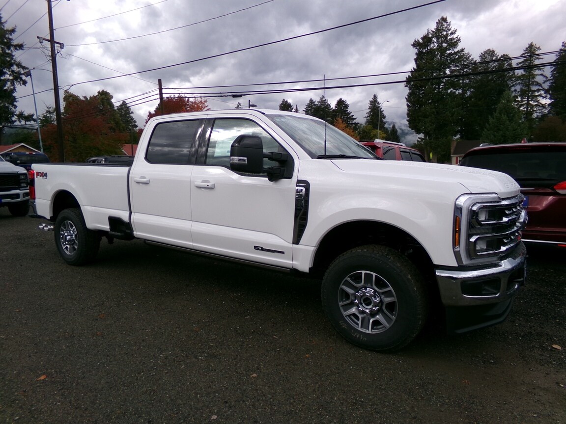 2026 Ford F-350 Lariat photo 3