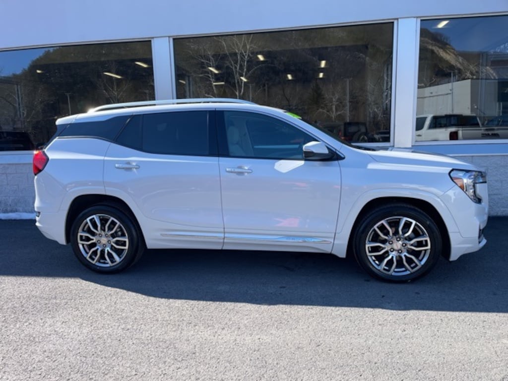 Used 2022 GMC Terrain Denali SUV