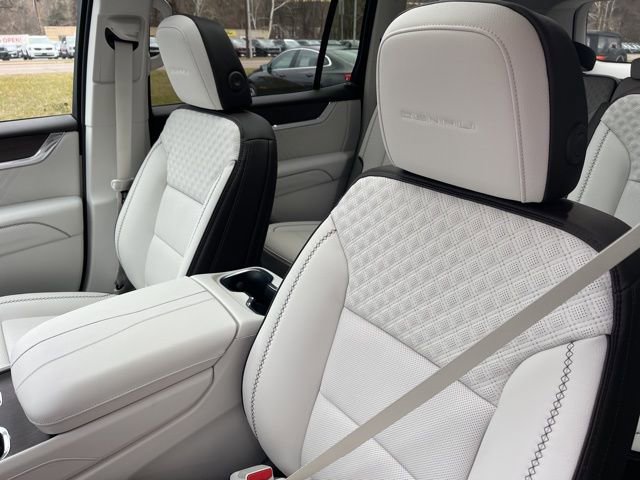 2026 GMC Acadia Denali - Photo 28