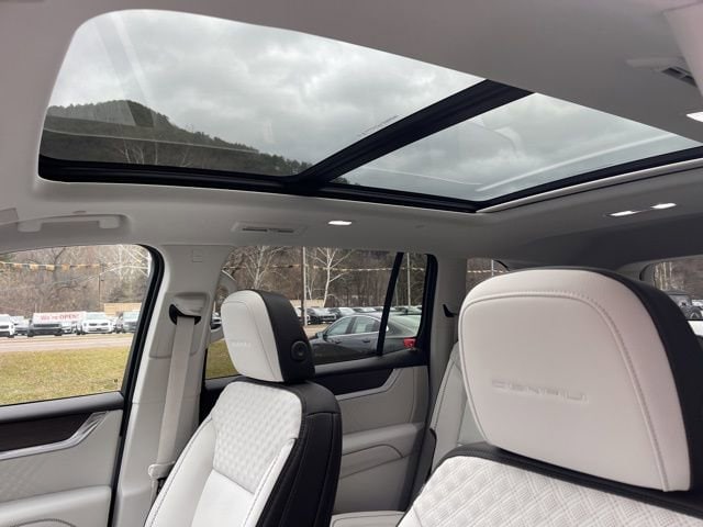 2026 GMC Acadia Denali - Photo 29