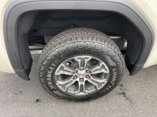 2026 GMC Sierra 1500 SLE - Photo 10