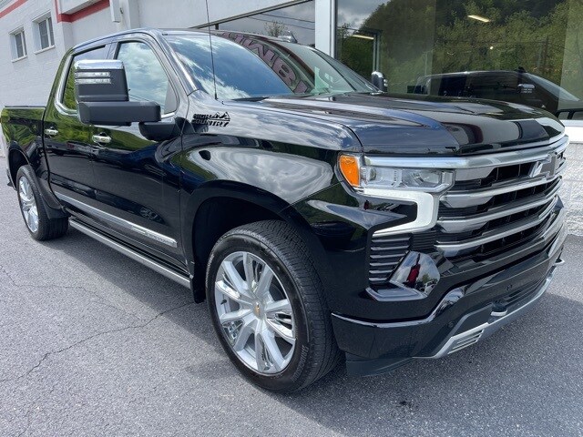 2024 Chevrolet Silverado 1500 High Country photo 2