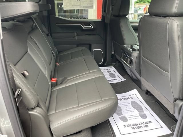 2026 GMC Sierra 1500 SLT - Photo 9