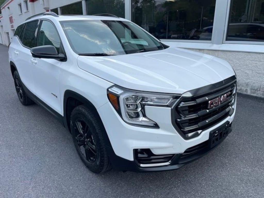 Used 2024 GMC Terrain AT4 SUV