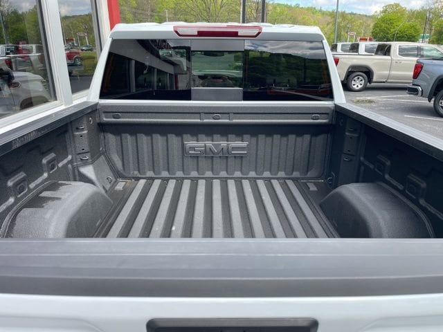2026 GMC Sierra 1500 SLT - Photo 18
