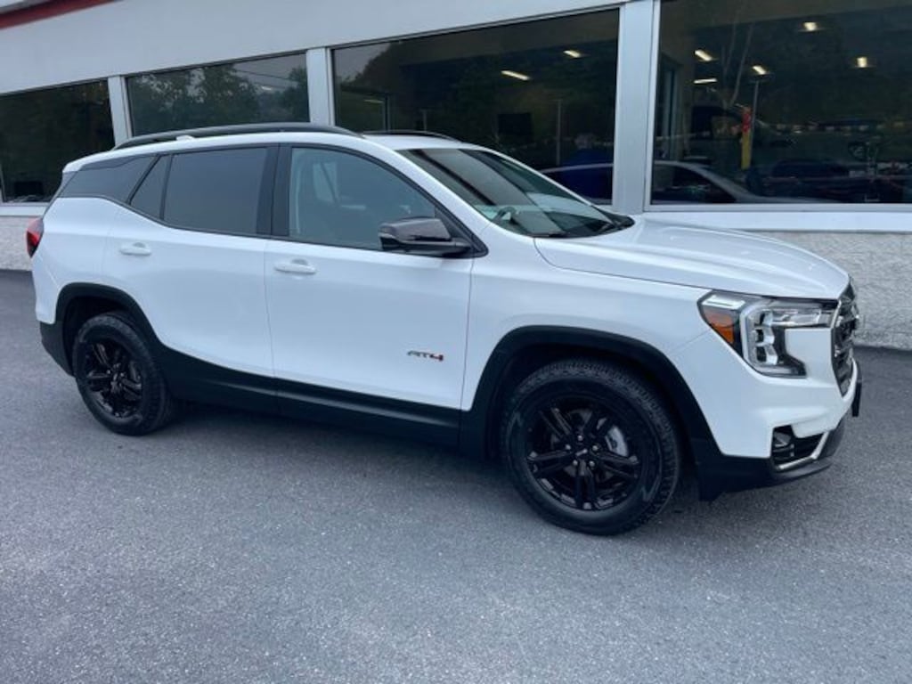 Used 2024 GMC Terrain AT4 SUV