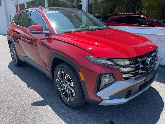 2025 Hyundai Tucson Hybrid Limited photo 2