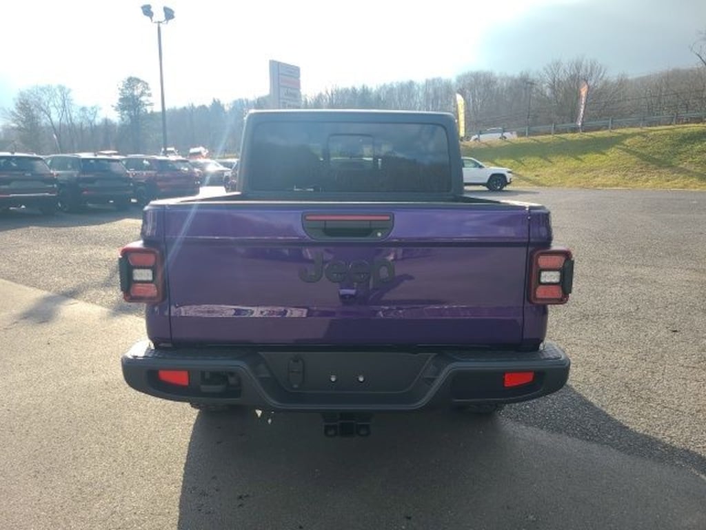 New 2026 Jeep Gladiator WILLYS 4X4 Pickup