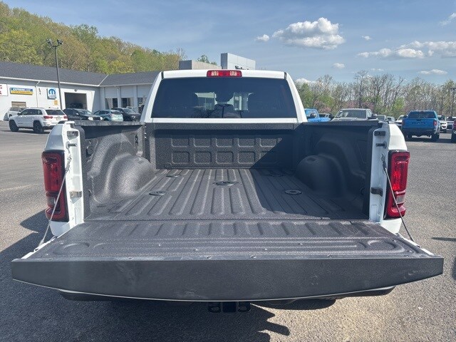 2025 Ram 2500 Big Horn photo 4