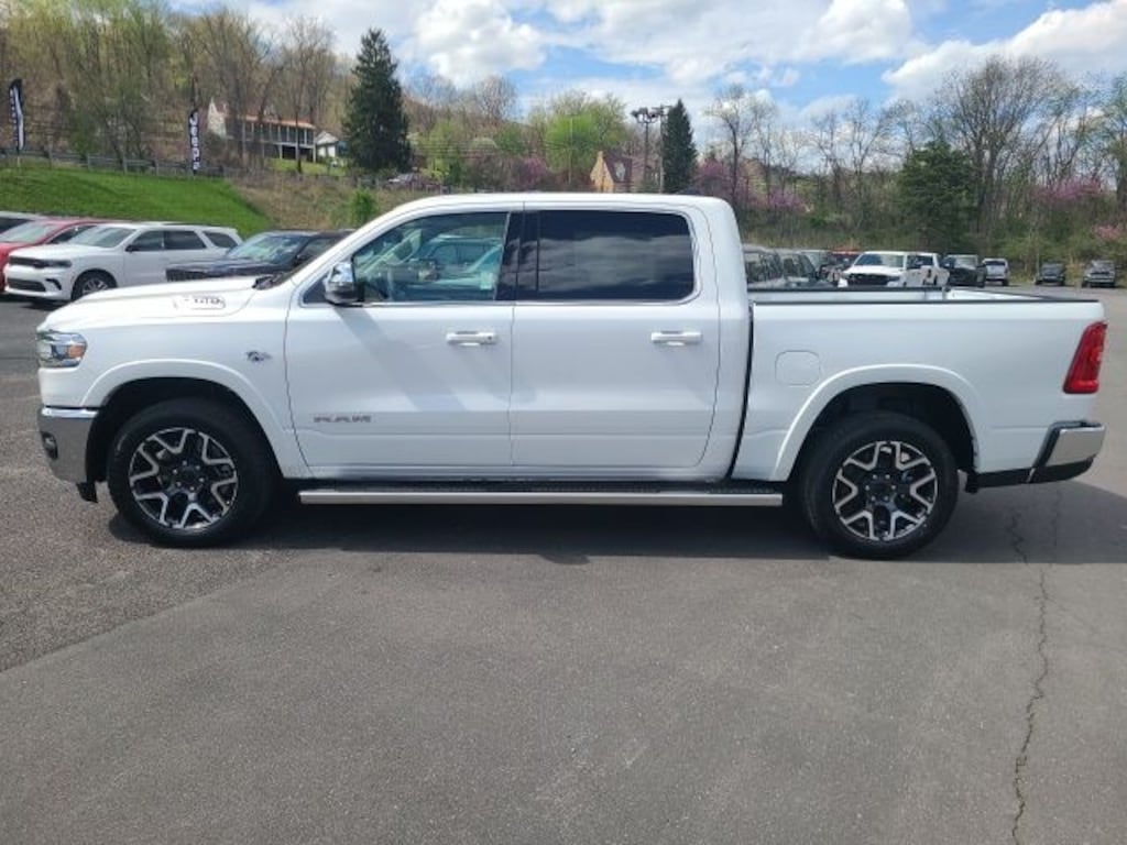 New 2026 Ram 1500 LARAMIE CREW CAB 4X4 5'7 BOX Pickup