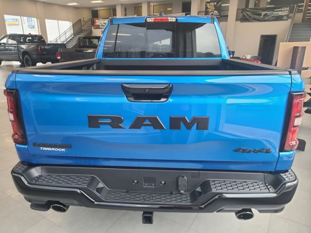 New 2026 Ram 1500 LARAMIE CREW CAB 4X4 5'7 BOX Pickup