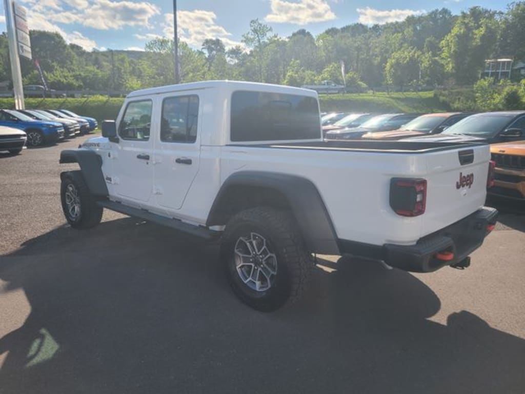 New 2026 Jeep Gladiator MOJAVE 4X4 Pickup
