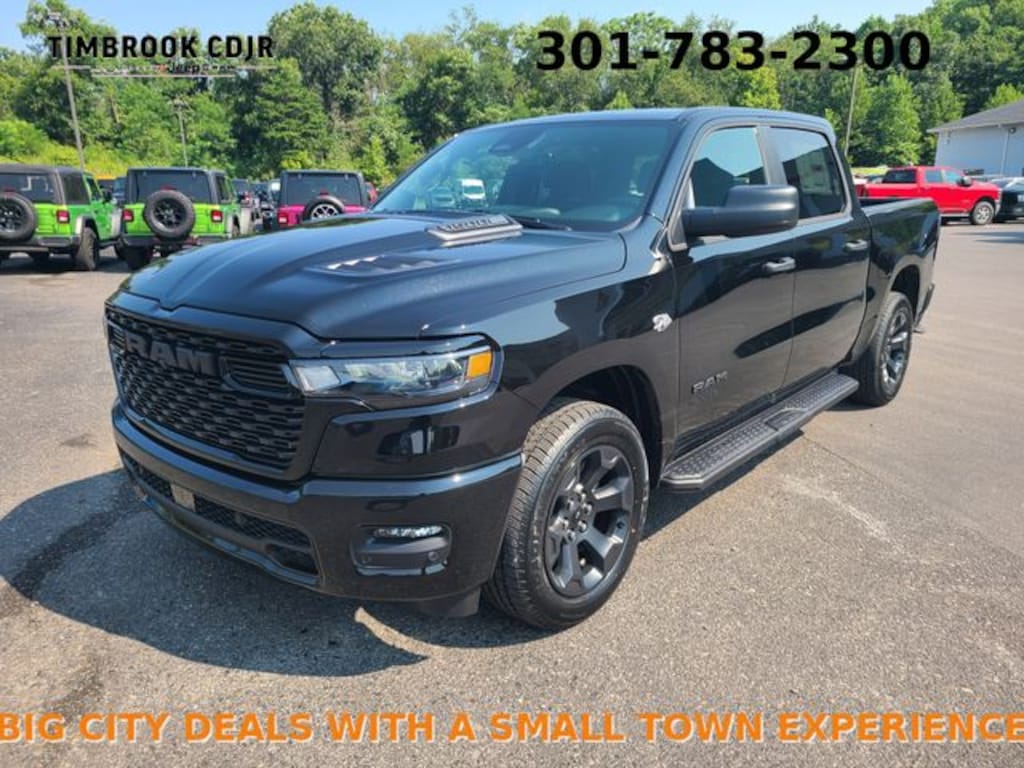 New 2026 Ram 1500 EXPRESS CREW CAB 4X4 5'7 BOX Pickup