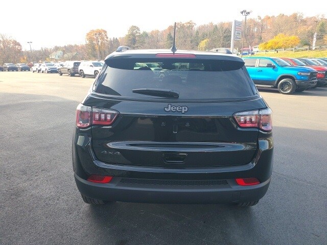 2025 Jeep Compass Latitude photo 4