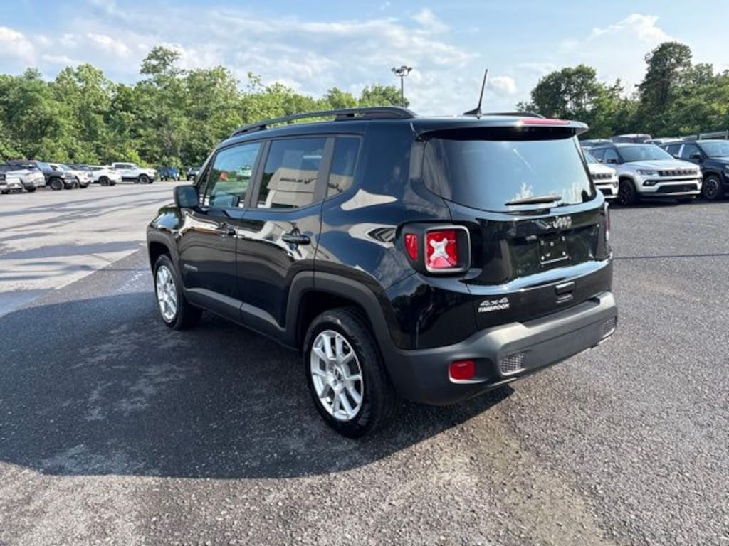 Used 2023 Jeep Renegade Latitude SUV