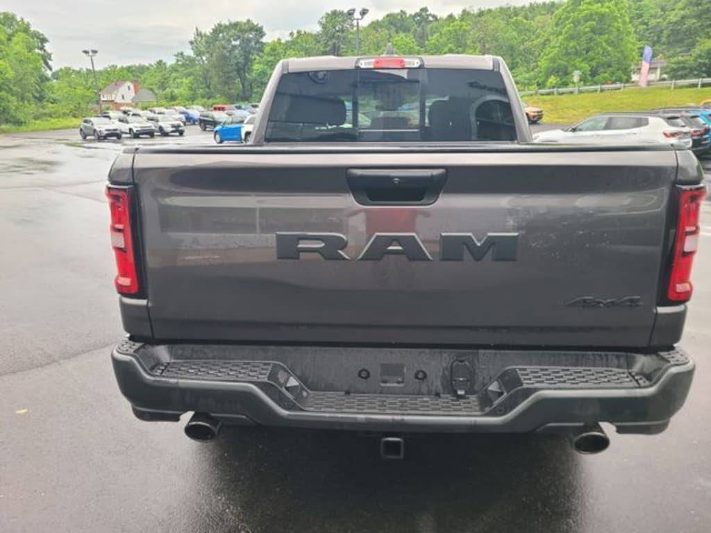 New 2026 Ram 1500 WARLOCK CREW CAB 4X4 5'7 BOX Pickup