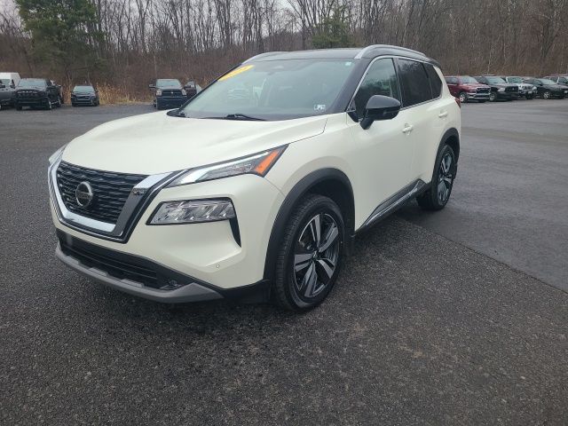 2021 Nissan Rogue SL's photo