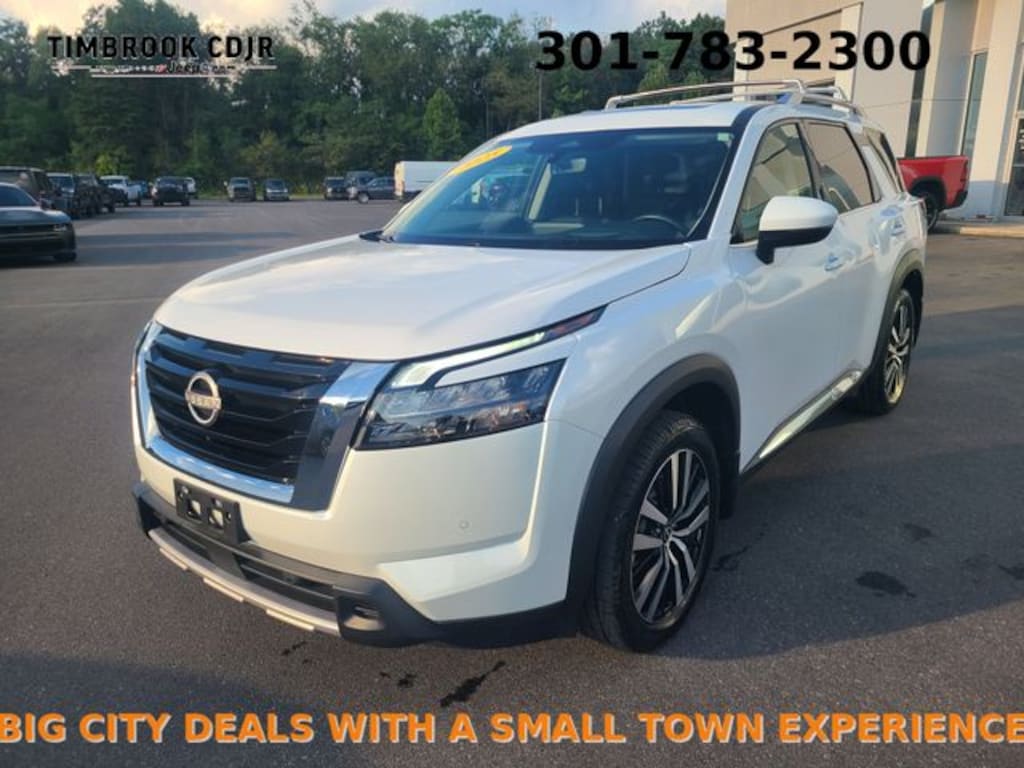 Used 2025 Nissan Pathfinder Platinum SUV